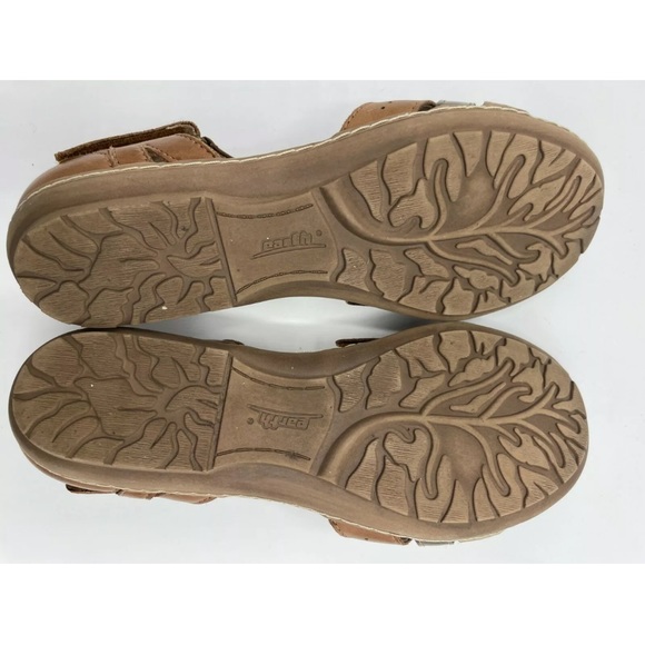 earth cahoon sandals